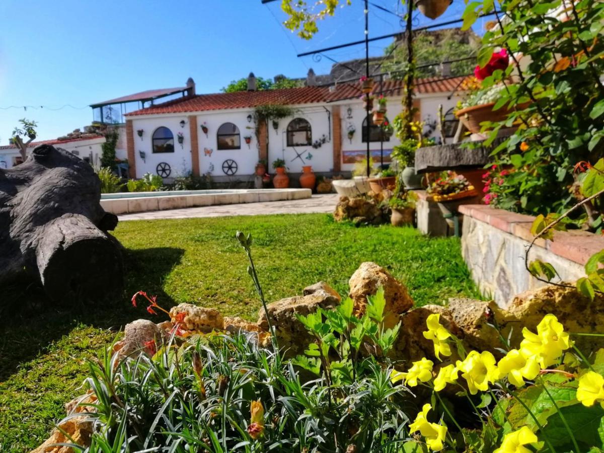 Casa Proyecto Pepe Bravo - Arte De Manos Y Corazon Panzió Alozaina Kültér fotó