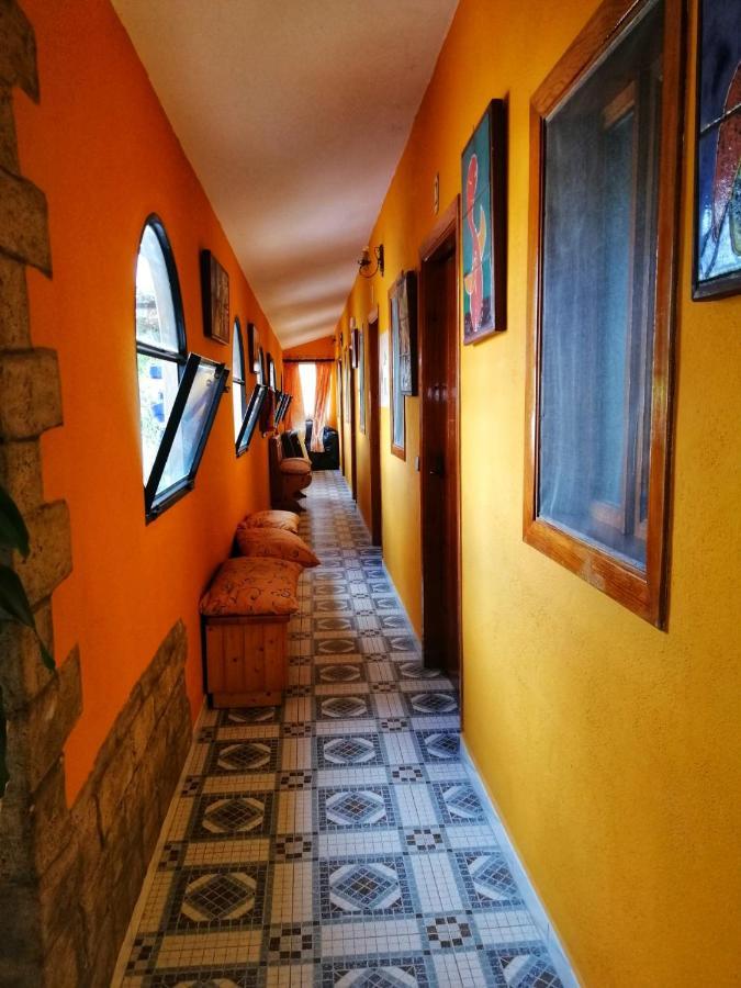 Casa Proyecto Pepe Bravo - Arte De Manos Y Corazon Panzió Alozaina Kültér fotó