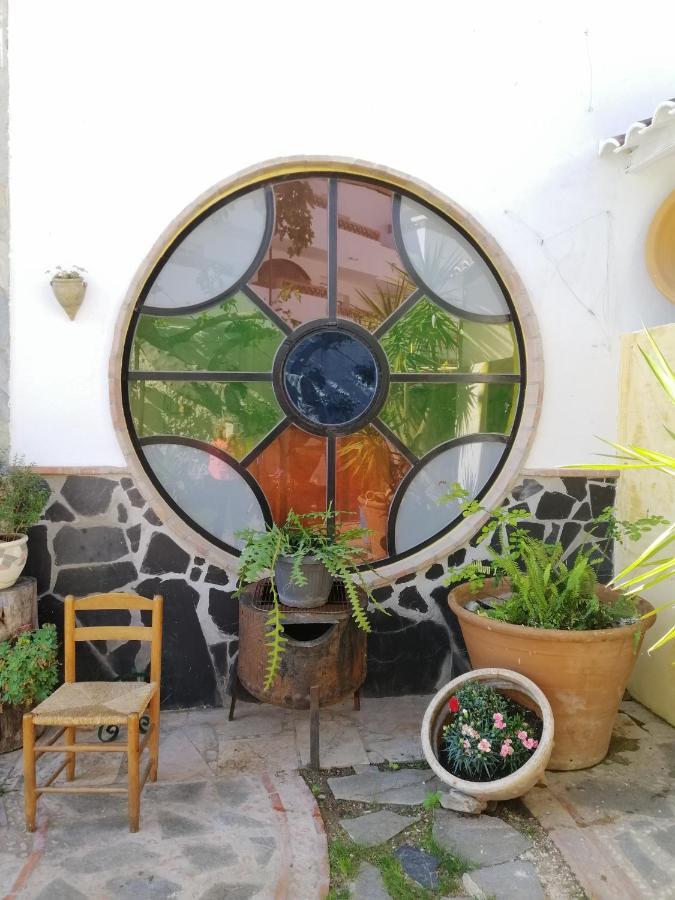 Casa Proyecto Pepe Bravo - Arte De Manos Y Corazon Panzió Alozaina Kültér fotó