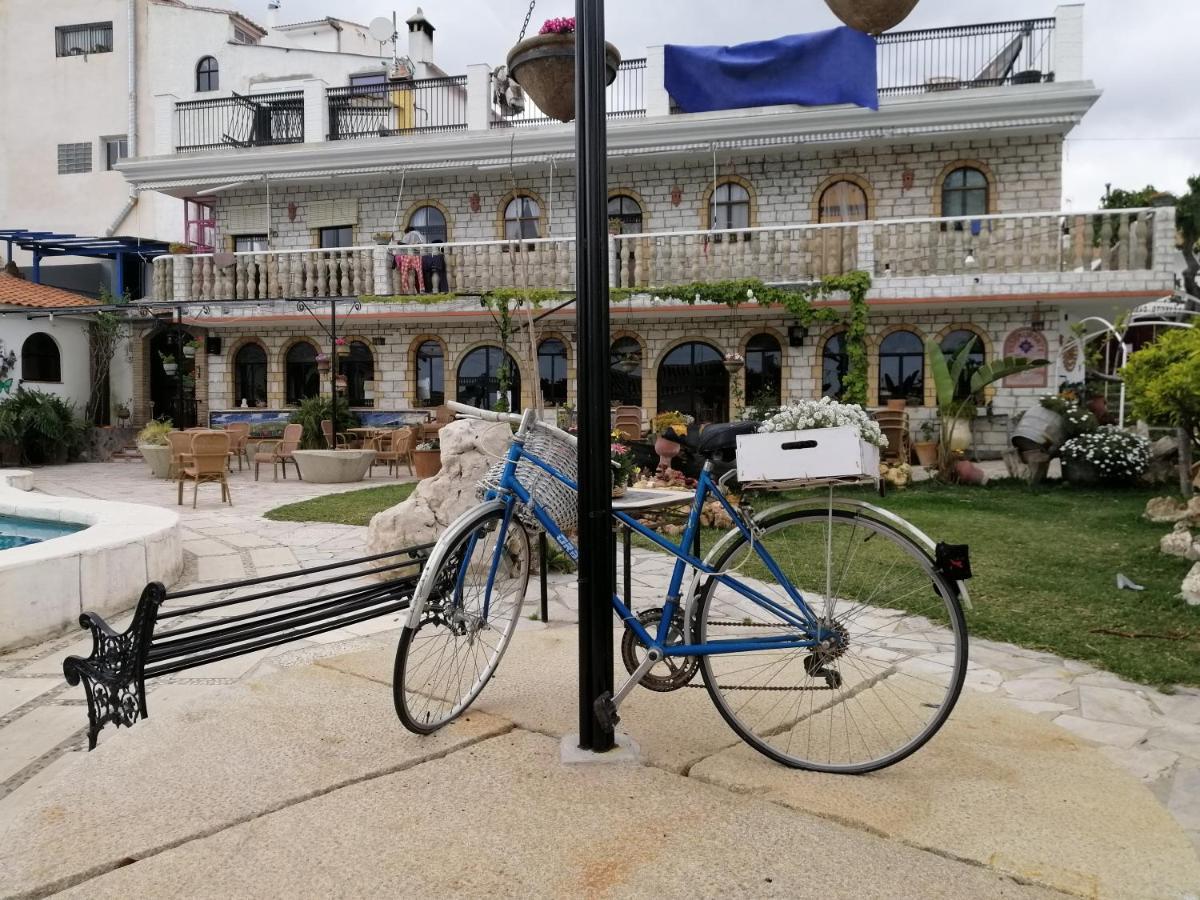 Casa Proyecto Pepe Bravo - Arte De Manos Y Corazon Panzió Alozaina Kültér fotó