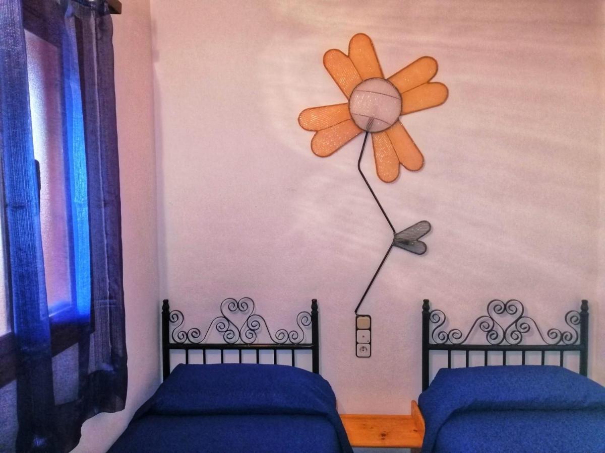 Casa Proyecto Pepe Bravo - Arte De Manos Y Corazon Panzió Alozaina Kültér fotó