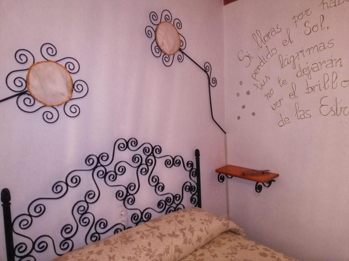Casa Proyecto Pepe Bravo - Arte De Manos Y Corazon Panzió Alozaina Kültér fotó
