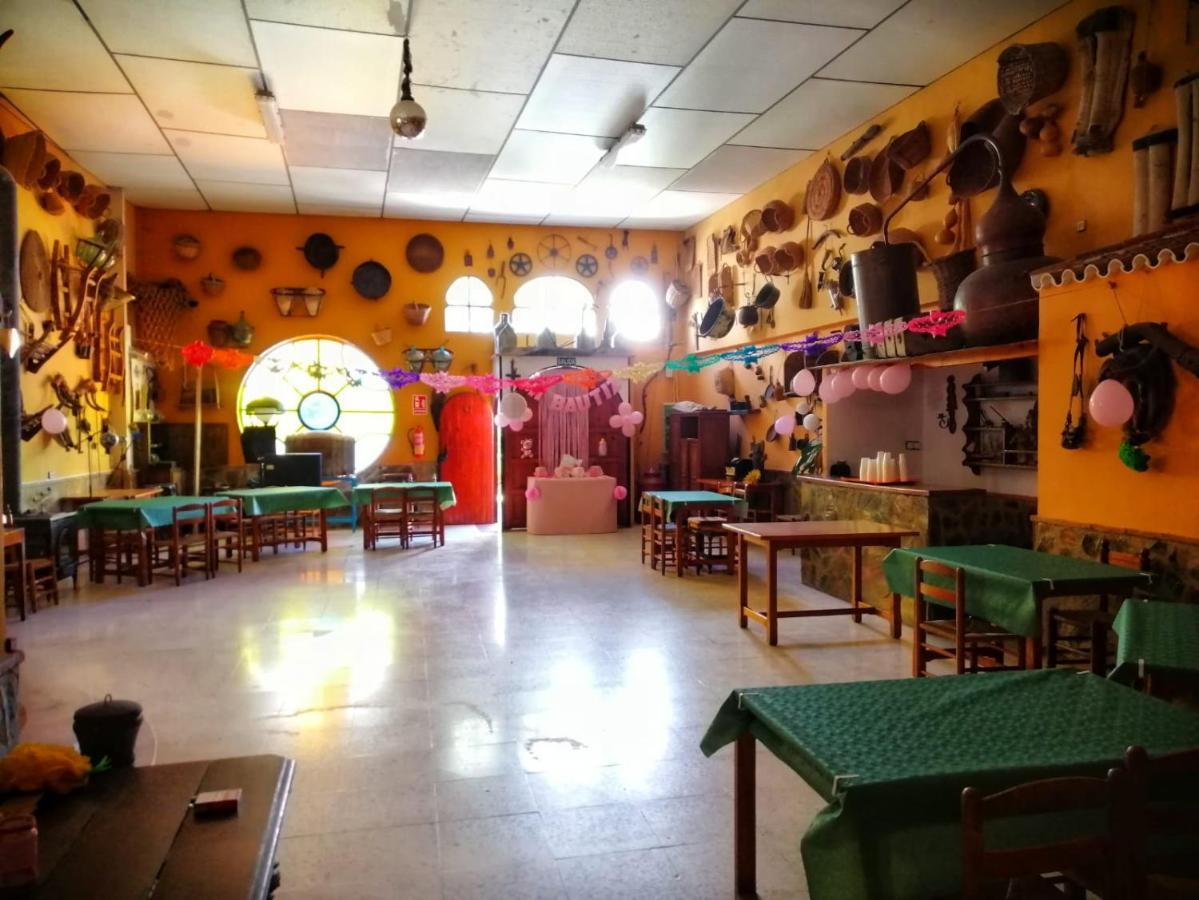 Casa Proyecto Pepe Bravo - Arte De Manos Y Corazon Panzió Alozaina Kültér fotó